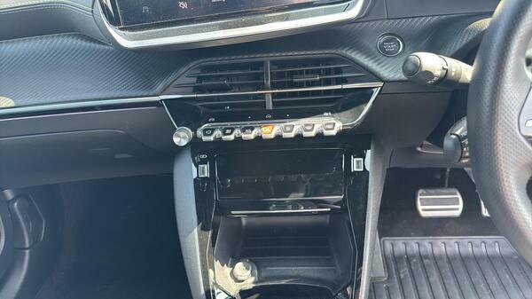 Peugeot 2008 1.2 Puretech 130 Allure Grey #30