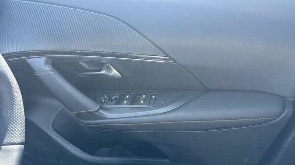 Peugeot 2008 1.2 Puretech 130 Allure Grey #34