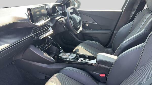 Peugeot 2008 1.2 Puretech 130 Allure Grey #31