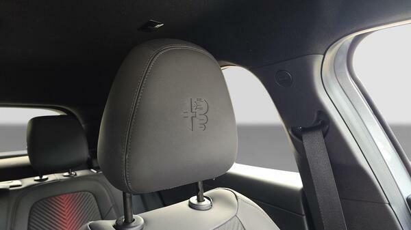 Alfa Romeo Junior 1.2 Turbo Ibrida Black #24