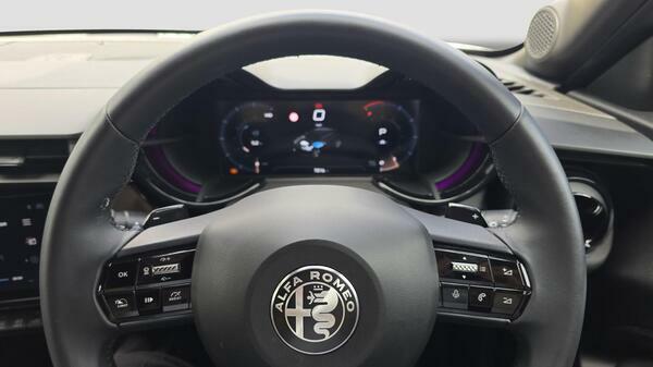 Alfa Romeo Junior 1.2 Turbo Ibrida Black #17