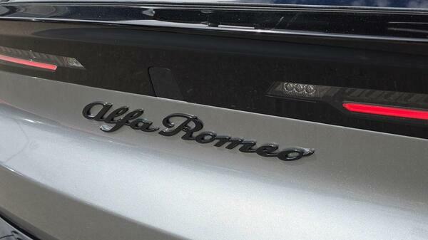 Alfa Romeo Junior 1.2 Turbo Ibrida Black #37