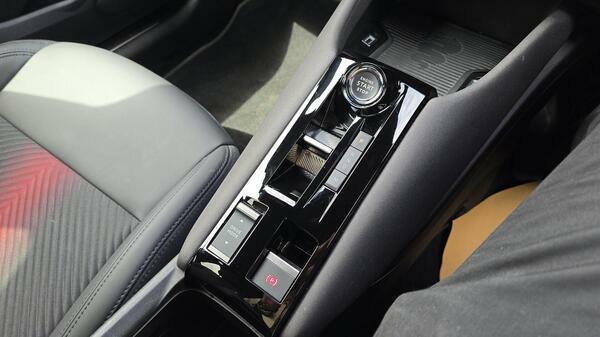 Alfa Romeo Junior 1.2 Turbo Ibrida Black #22