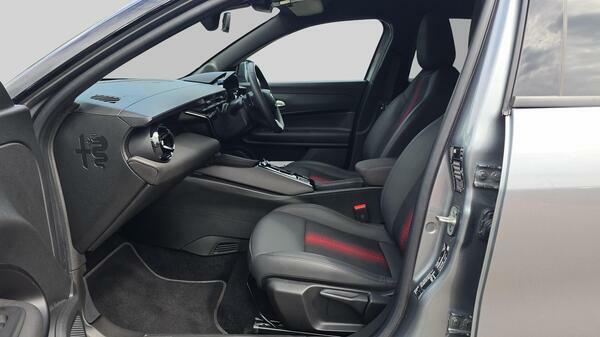 Alfa Romeo Junior 1.2 Turbo Ibrida Black #29