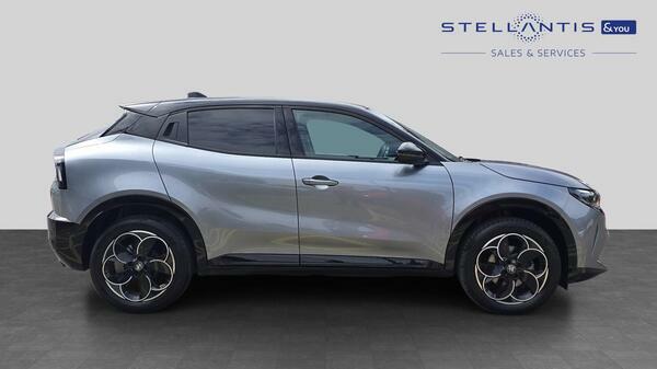 Alfa Romeo Junior 1.2 Mhev Ibrida Suv Hybrid E-dct Euro 6 #2