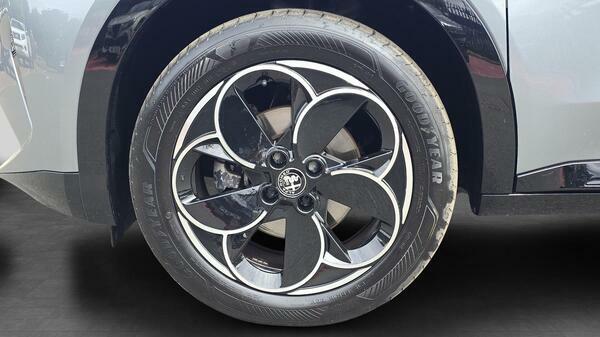 Alfa Romeo Junior 1.2 Turbo Ibrida Black #12