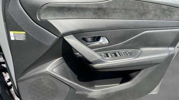 Peugeot 308 Hatchback Green #34