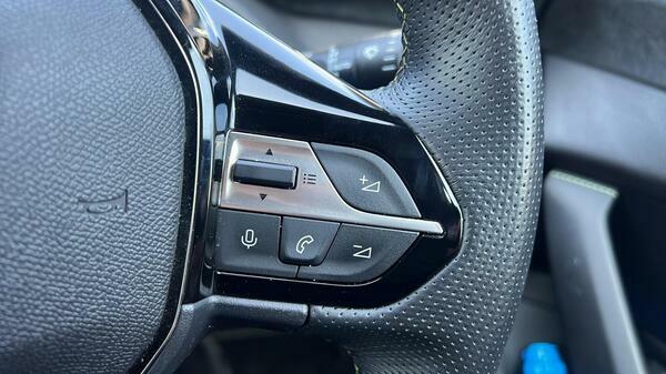 Peugeot 308 Hatchback Green #21