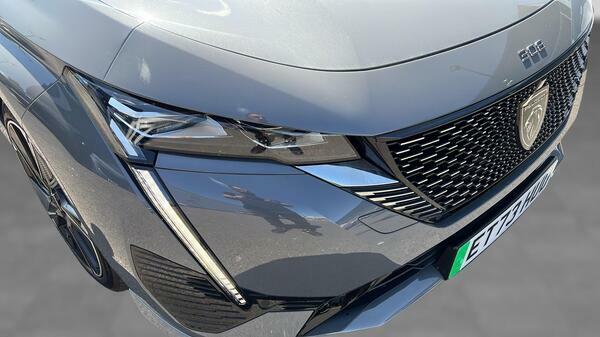 Peugeot 308 Hatchback Green #9