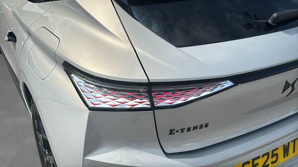 DS DS 4 1.6 E-tense 12.4Kwh Performance Line Hatchback  #5