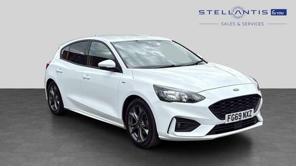 Ford Focus 1.0T Ecoboost St-line Hatchback Eu White