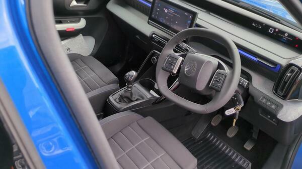 Citroen C3 83Kw Plus 44Kwh Blue #32