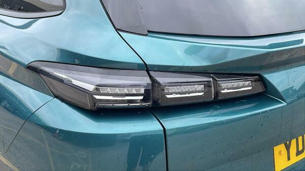 Peugeot 308 SW 1.2 Puretech Allure Premium Estate Eat #5