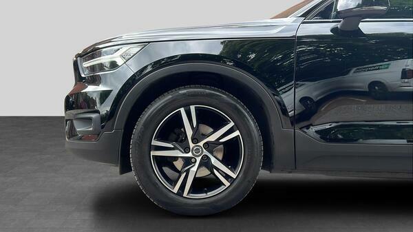 Volvo XC40 T3 R-design Black #14