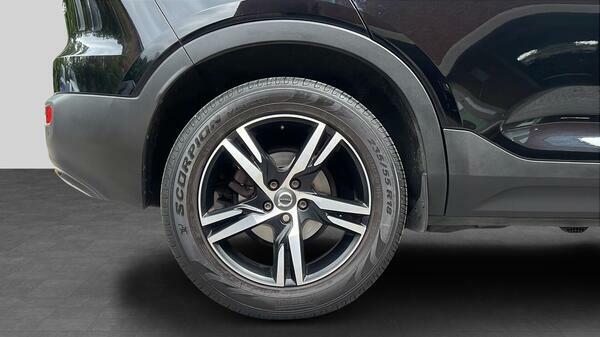 Volvo XC40 T3 R-design Black #11