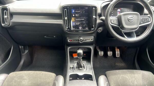 Volvo XC40 T3 R-design Black #35