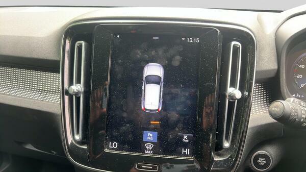 Volvo XC40 T3 R-design Black #28