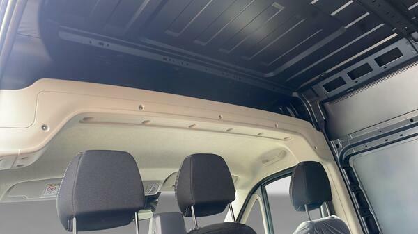 Peugeot Boxer 2.2 Bluehdi 140 H2 Van Professional White #40