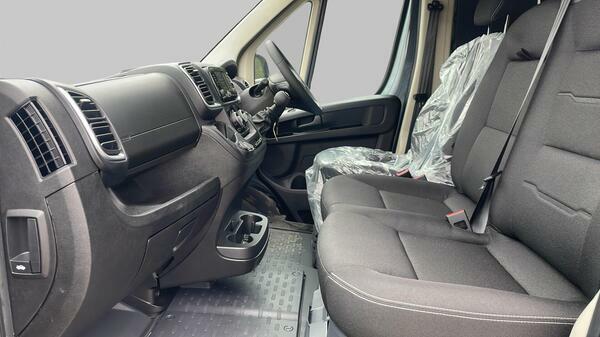 Peugeot Boxer 2.2 Bluehdi 140 H2 Van Professional White #31