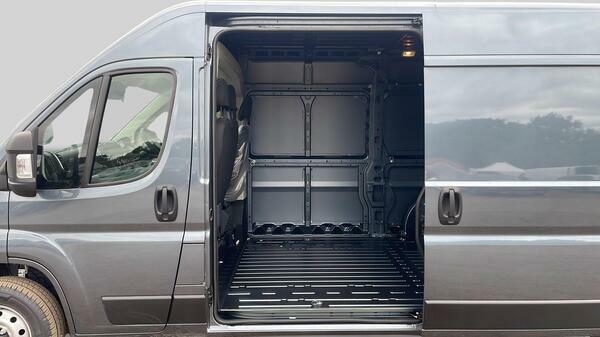 Peugeot Boxer 2.2 Bluehdi 140 H2 Van Professional White #41