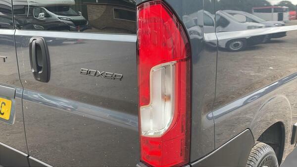 Peugeot Boxer 2.2 Bluehdi 335 Professional Panel Van  #5