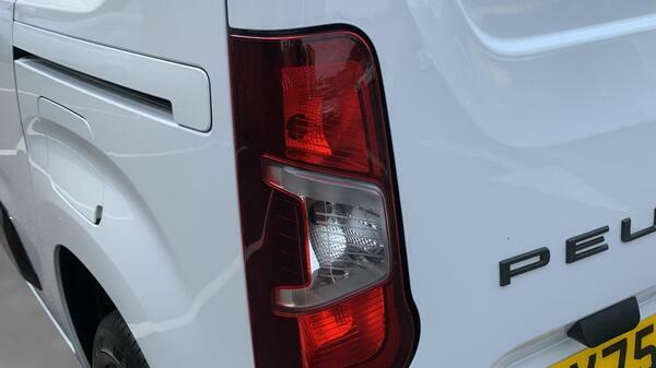 Peugeot Partner 1.5 Bluehdi 1000 Asphalt Standard Panel Van Di #5