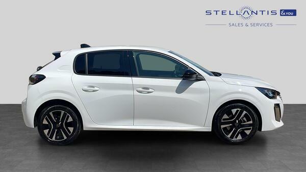 Peugeot 208 1.2 Puretech Allure Hatchback Eu GF25LGZ #2