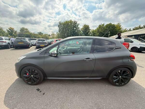 Peugeot 208 1.6 Thp Gti By Peugeot Sport Hatchback #5