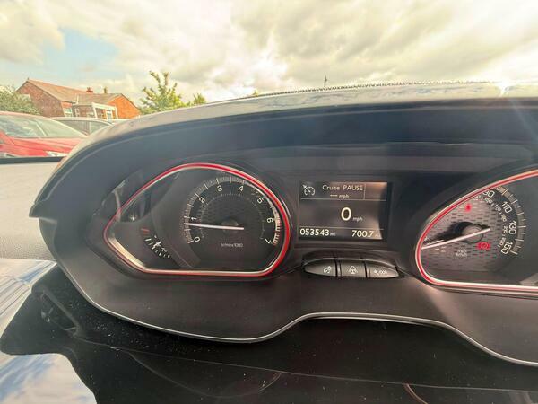 Peugeot 208 1.2 Puretech Active Black #7
