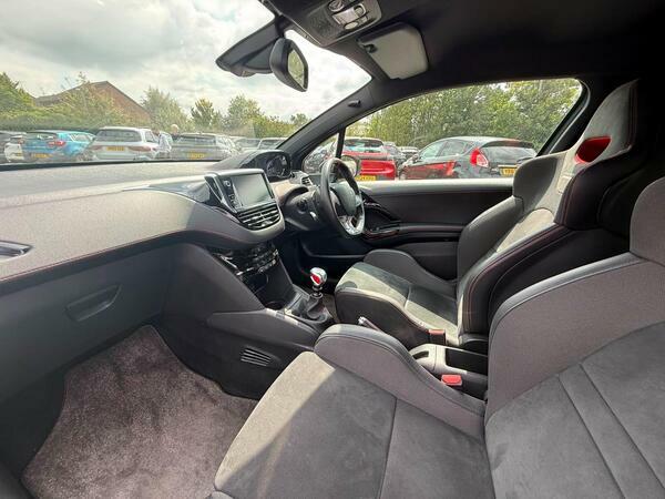 Peugeot 208 1.6 Thp Gti By Peugeot Sport Hatchback #6