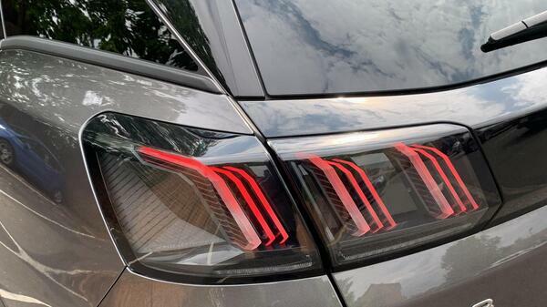 Peugeot 3008 1.2 Puretech Allure Premium Suv Eat E  #5