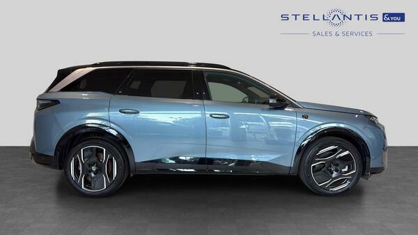 Peugeot 5008 73Kwh Gt Suv 210 Ps #2