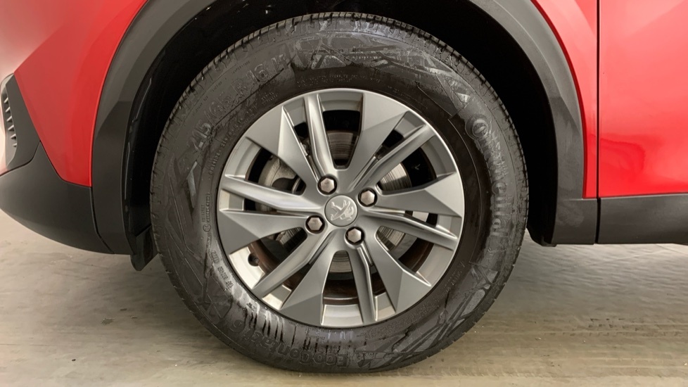 Peugeot 2008 1.2 Puretech Active Premium Suv #6