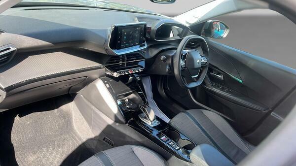 Peugeot e-2008 50Kwh Gt Grey #15