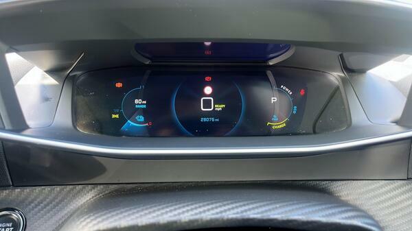 Peugeot e-2008 50Kwh Gt Grey #25