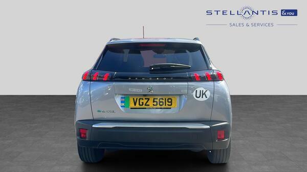 Peugeot e-2008 50Kwh Allure Premium Suv 136 Ps Grey #4