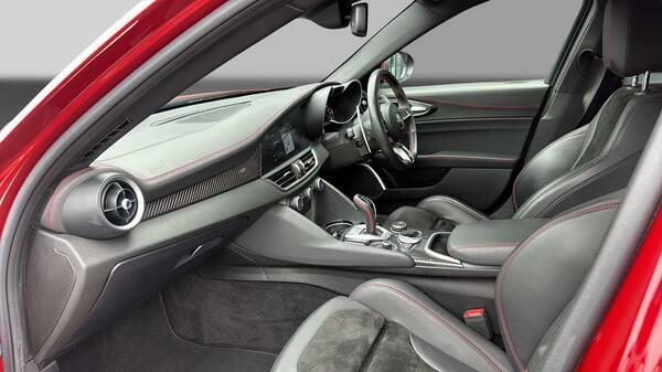 Alfa Romeo Giulia 2.0 Tb Sprint Red #15