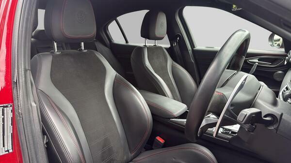 Alfa Romeo Giulia 2.0 Tb Sprint Red #18