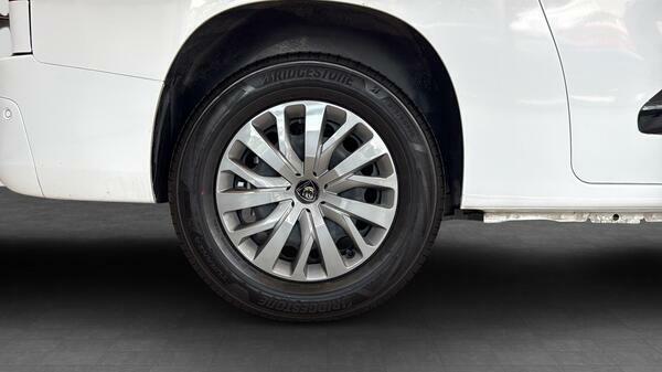 Peugeot E-Partner 52Kwh Asphalt Standard Panel Van #11