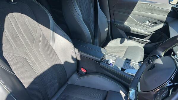 Peugeot 408 1.2 Puretech Gt Fastback Black #18