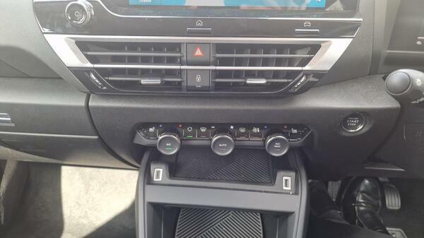 Citroen e-C4 50Kwh E-series 7.4Kw Charger Black #31
