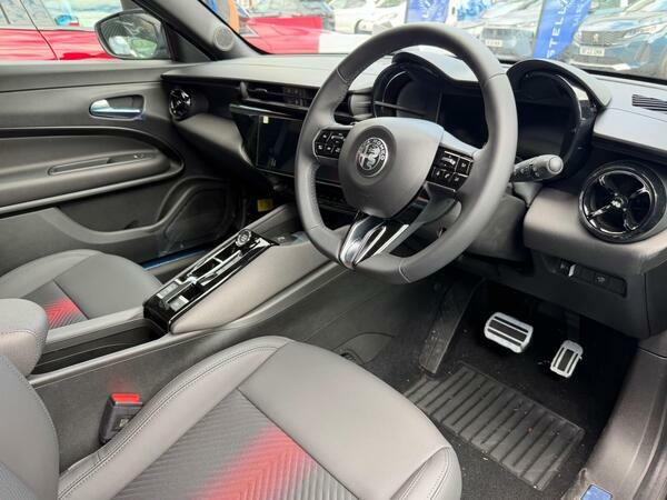 Alfa Romeo Junior Alfa Romeo Junior Turbo Ibrida Black #7