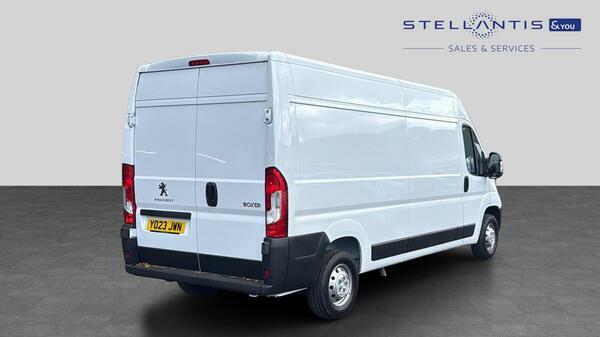 Peugeot Boxer 2.2 Bluehdi 335 Professional Premium Panel Van 5  #3