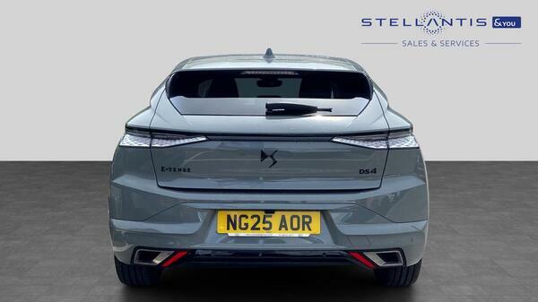 DS DS 4 1.6 E-tense 12.4Kwh Performance Line Hatchback #4