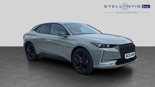 DS DS 4 1.6 E-tense 12.4Kwh Performance Line Hatchback