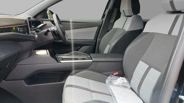 Vauxhall Grandland Ultimate Grey #31