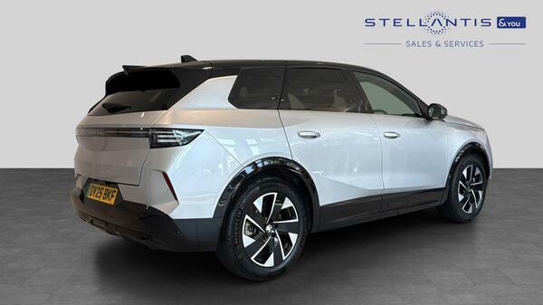Vauxhall Grandland 73Kwh Gs Suv 213 Ps DV25BKF #3