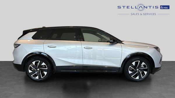 Vauxhall Grandland 73Kwh Gs Suv 213 Ps DV25BKF #2