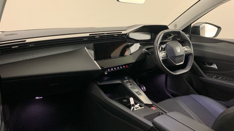 Peugeot 308 1.2 Puretech Allure Premium Hatchback E #2