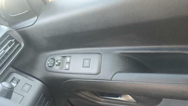 Peugeot Partner 1.5 Bluehdi 1000 Professional Plus Standard Panel Black #32